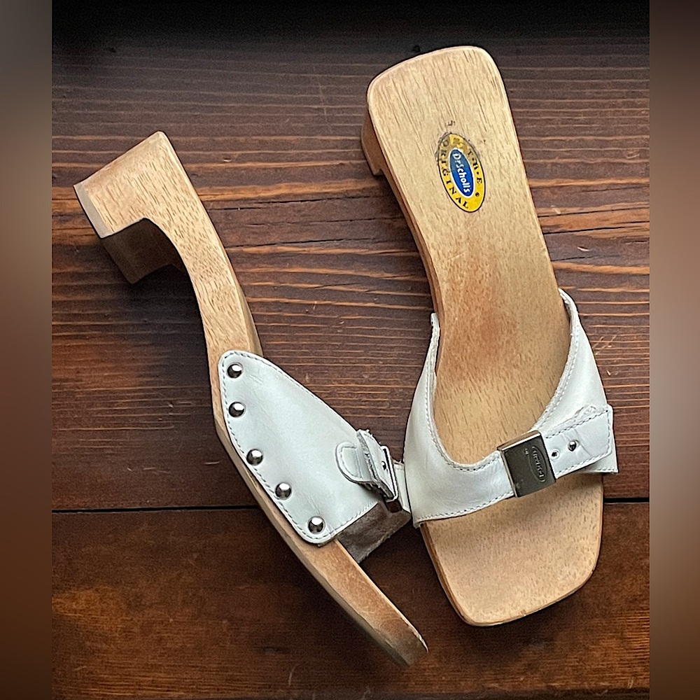 Dr. Scholl’s Vintage leather and wooden sole sandals!